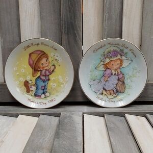 Vintage Avon Mother's Day 1981 & 1982 Plates